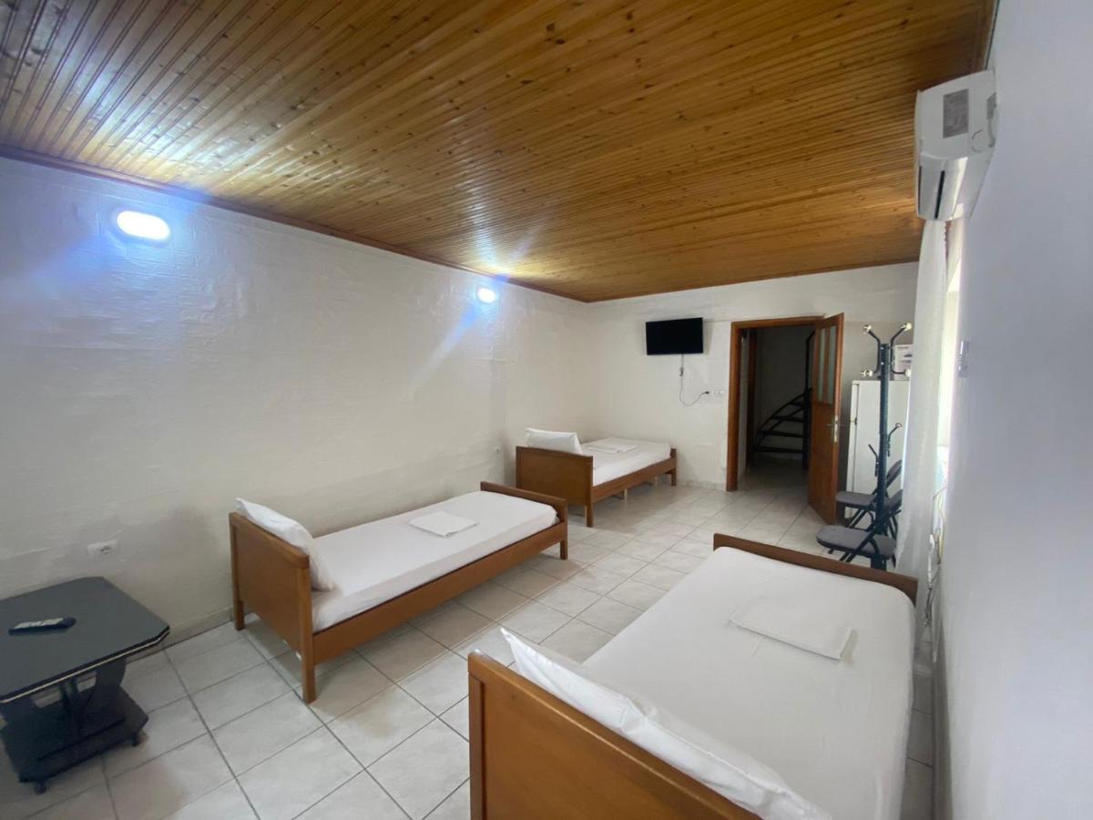 Holiday Guest-House Përmet Esterno foto